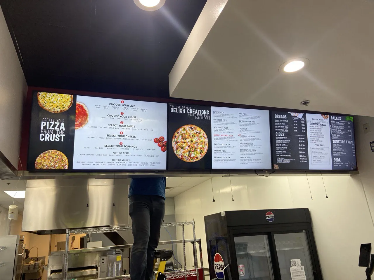 Delish Pizza – installation in progress